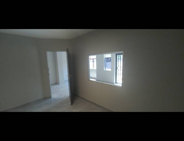 255M² MINI FACTORY TO LET IN STRIJDOMPARK